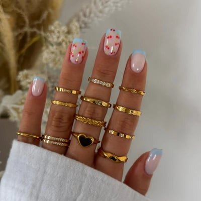 unghie estate con ciliegie